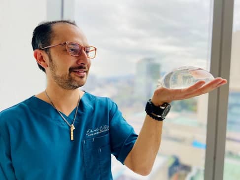 Slider image (8) Dr. Eduardo Cartagena Plastic and Reconstructive Surgeon